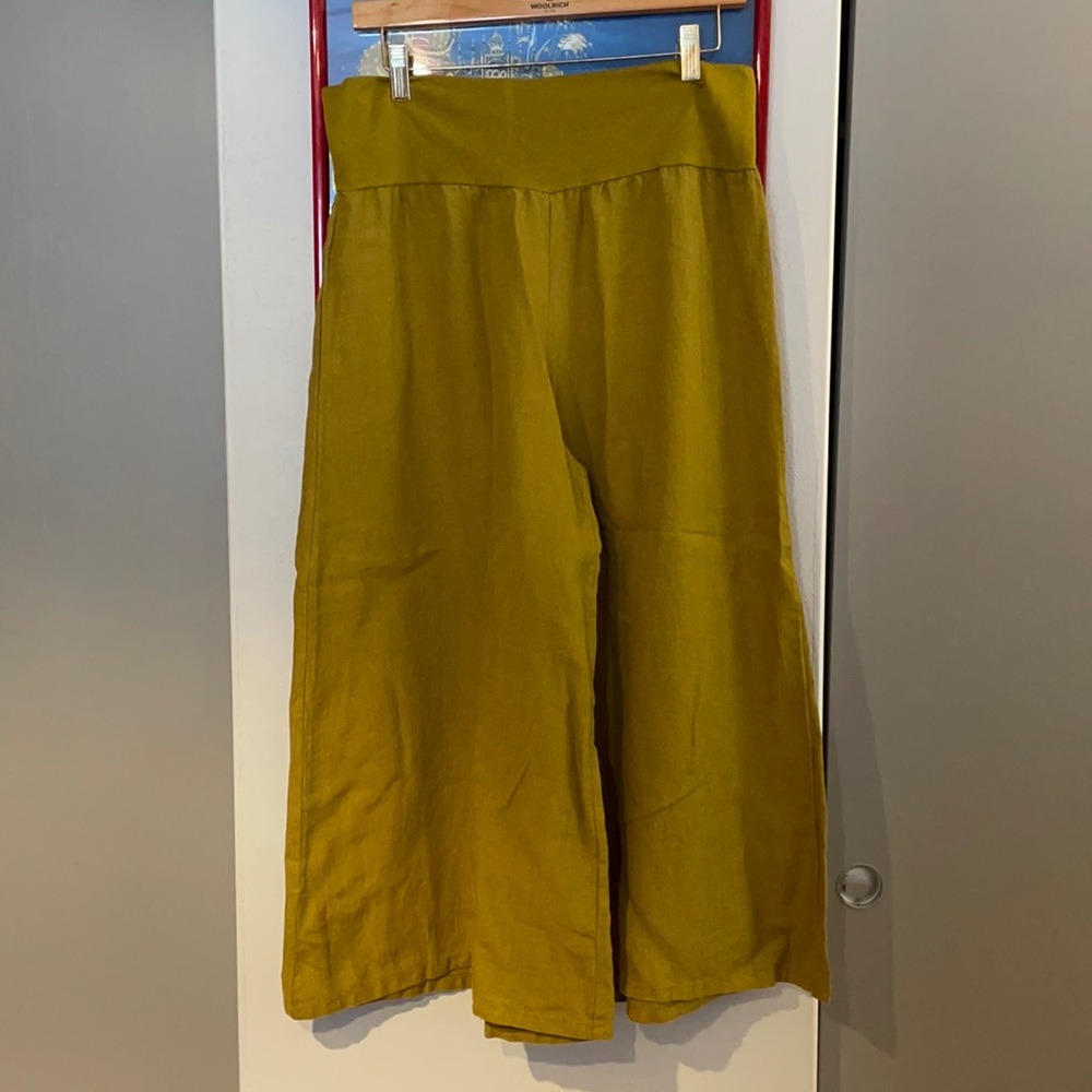 Linen crop pants in new condition